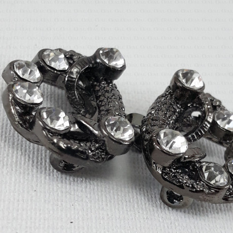 middle for fur, middle