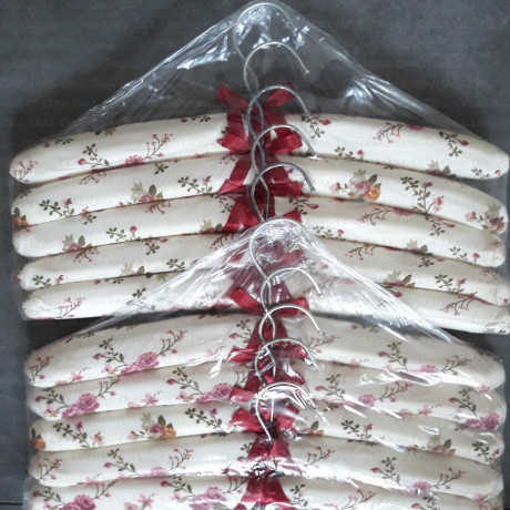 Satin hangers – soft, 5 pcs 2449