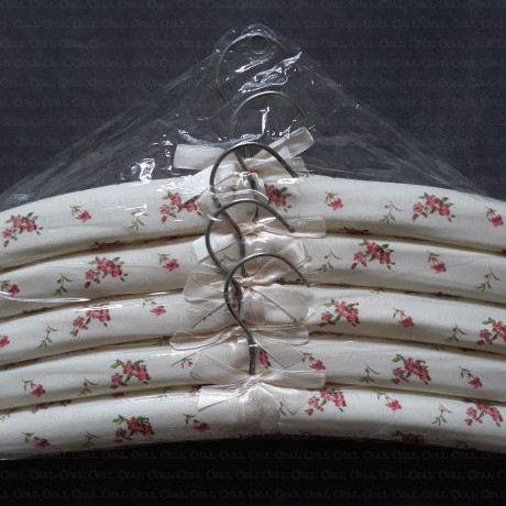 Satin hangers – soft, 5 pcs 2449