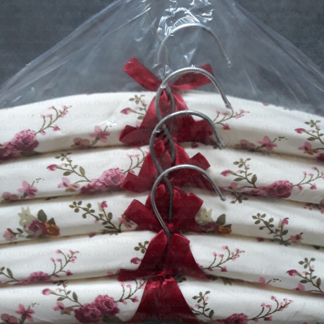 Wieszaki atłasowe-miękkie 2449