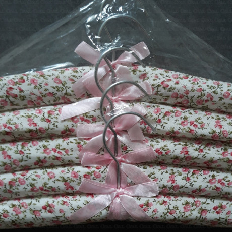 Satin hangers – soft, 5 pcs 2449