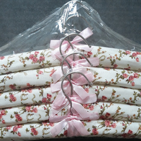 Wieszaki atłasowe-miękkie 2449