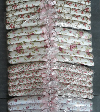 Satin hangers – soft, 5 pcs 2449