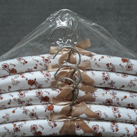 Satin-soft hangers 2448