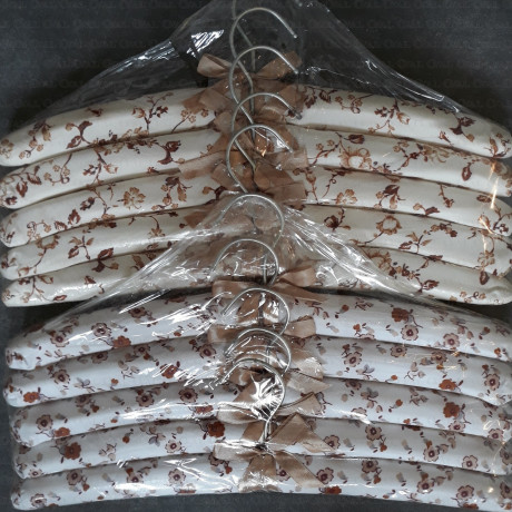 Satin-soft hangers 2448