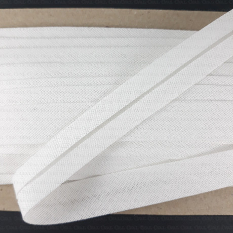 White, black cotton trimming 18mm / 20m 2590