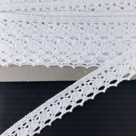 Cotton lace 18mm/20 yards white 2622