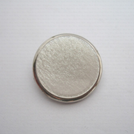 Plastic button 25mm no. 605