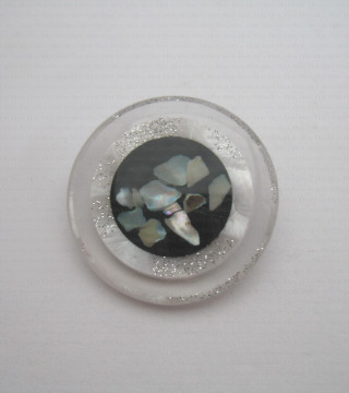 Plastic button 30mm no. 607