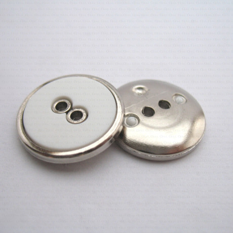 Guzik plastikowy 15mm nr.628