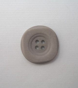 Polyester button 25mm no. 642