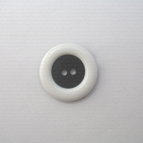 Polyester button 25mm no. 647