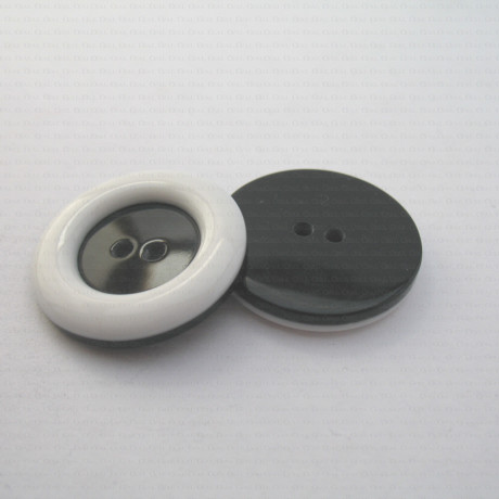 Guzik plastikowy 30mm nr.646