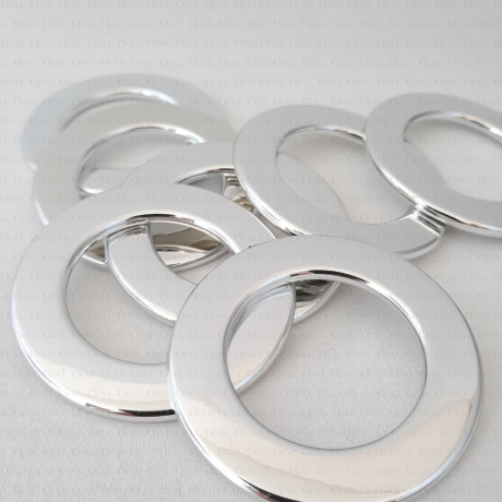 Kółko plastikowe błyszczące srebro  2846