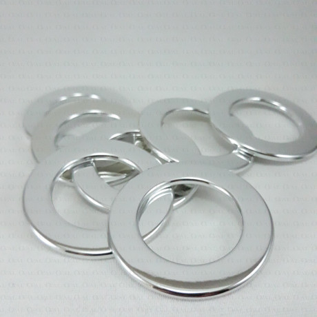 Kółko plastikowe błyszczące srebro  2846