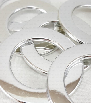 Kółko plastikowe błyszczące srebro  2846