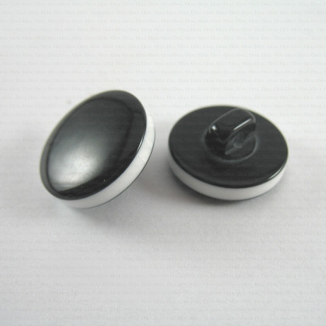 Polyester button 15mm/10 or 144 no. 688