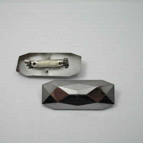 Decorative plastic brooch no. 736
