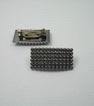 Ozdobna plastikowa broszka nr 736