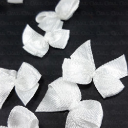 Kokardka Ozdobna BIEL 10 lub 100szt Nr: 29876 Kokardka Ozdobna BIEL 10 lub 100szt Nr: 29876