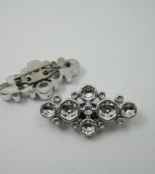 Ozdobna plastikowa broszka nr 736