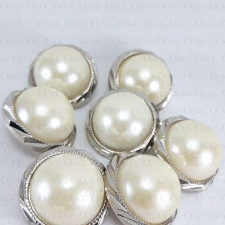 Plastic button with pearl 25mm no. 718