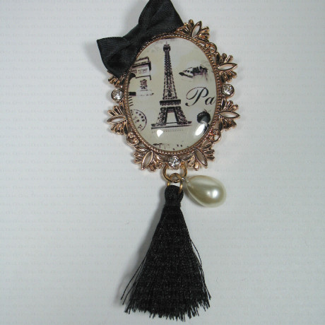 Decorative metal brooch no. 732