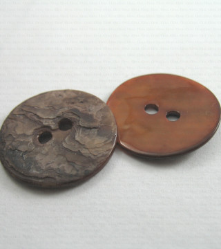 Guzik z naturalnej muszli Pakiet 10szt. 18mm nr.752