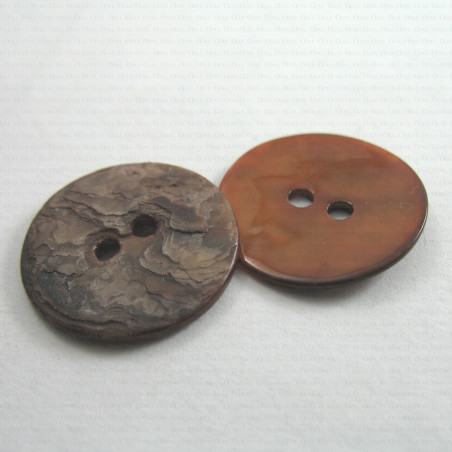 Button made of natural shell Pack of 10 pcs. 18 mm no. 753