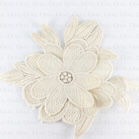 Embroidered ecru applique 1793