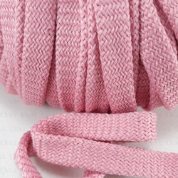 Sznurek poliestrowy płaski brudny róż 12mm/50 m 3079 Sznurek poliestrowy płaski brudny róż 12mm/50 m 3079