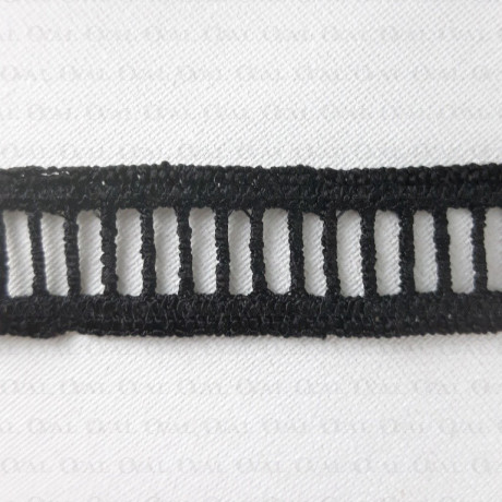 Guipure lace 17 mm / 14 m black 3225