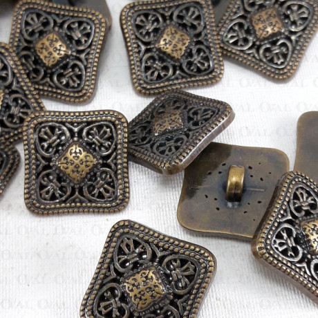 Plastic button 18mm / 10 or 144 pcs 587