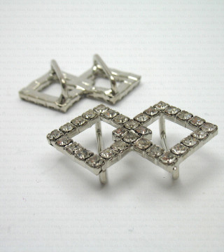 Openwork grommet no. 777