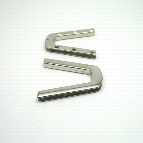 Metal neckline (horseshoe) for sewing no. 765