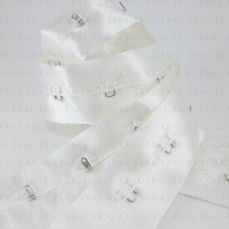 Hook-and-eye tape on ecru satin 1m 2599