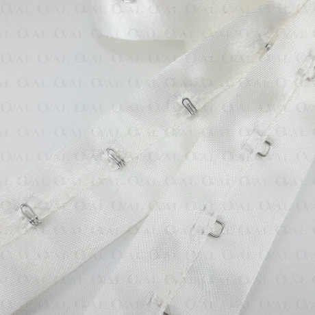 Hook-and-eye tape on ecru satin 1m 2599