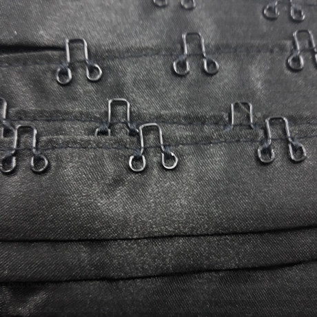 Hooks on satin tape black/1m no. 3666