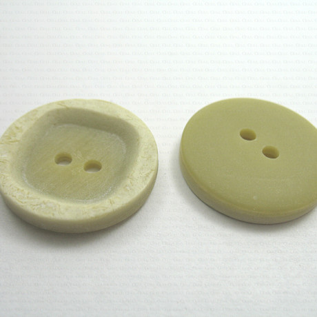 Guzik poliestrowy Pakiet 10szt. 23mm nr 1069