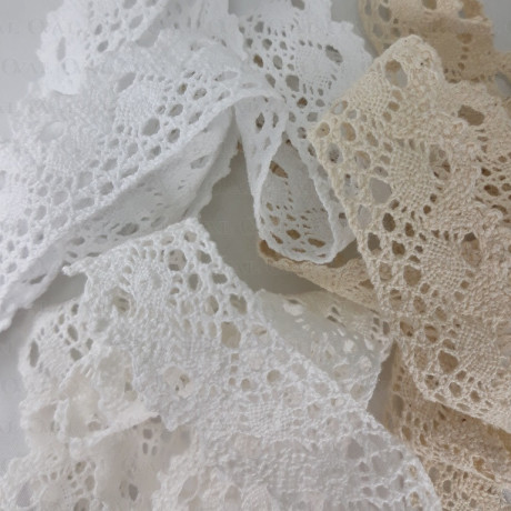 Cotton lace 30mm/1 yard ecru 3717