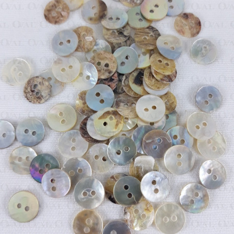 Button made of natural shell J 10.2mm/200pcs 3733