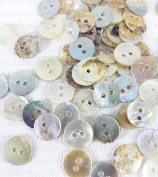 Button made of natural shell J 10.2mm/200pcs 3733