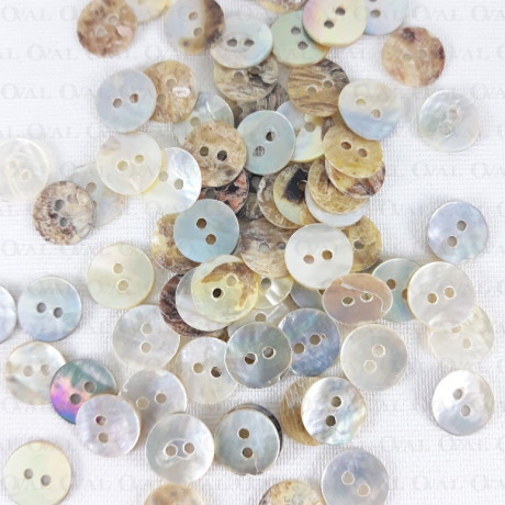 Button made of natural shell J 8.9mm/200pcs 3783