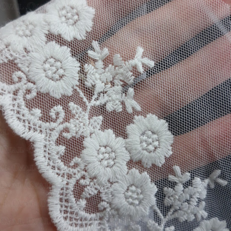 Koronka haft na tiulu 90mm/15,5 y  ecru   3799