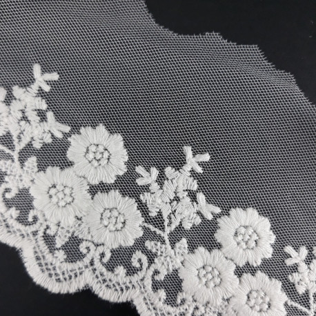 Koronka haft na tiulu 90mm/15,5 y ecru 3799 - 20301