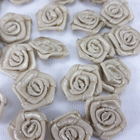 Różyczka Atłasowa 18mm/10 lub 50szt beż  nr: 3830