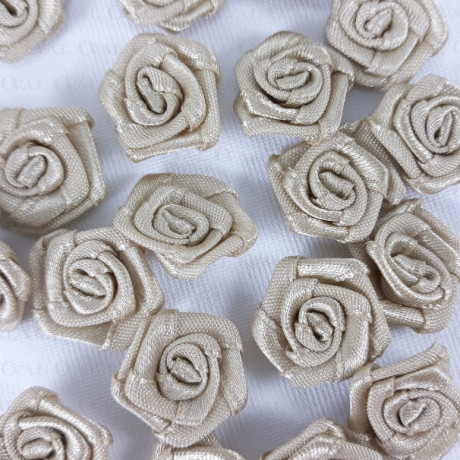 Różyczka Atłasowa 18mm/10 lub 50szt beż  nr: 3830