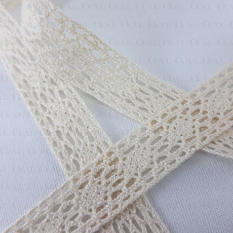 Cotton lace 18mm / 20 yards ecru 3857