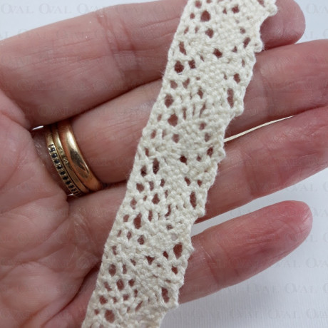 Cotton lace 16mm / 20 yards ecru 3861