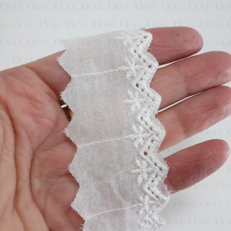 Koronka 32mm/1y  haft angielski 1982